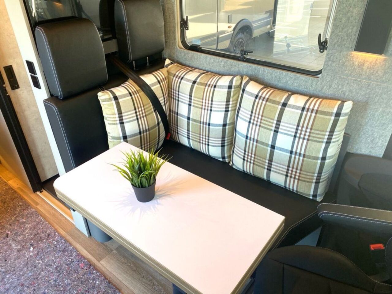 NIESMANN + BISCHOFF 6.9 E !!! Top-Preis Garantie !!! Ansicht 11 für Fahrzeugdetailseite