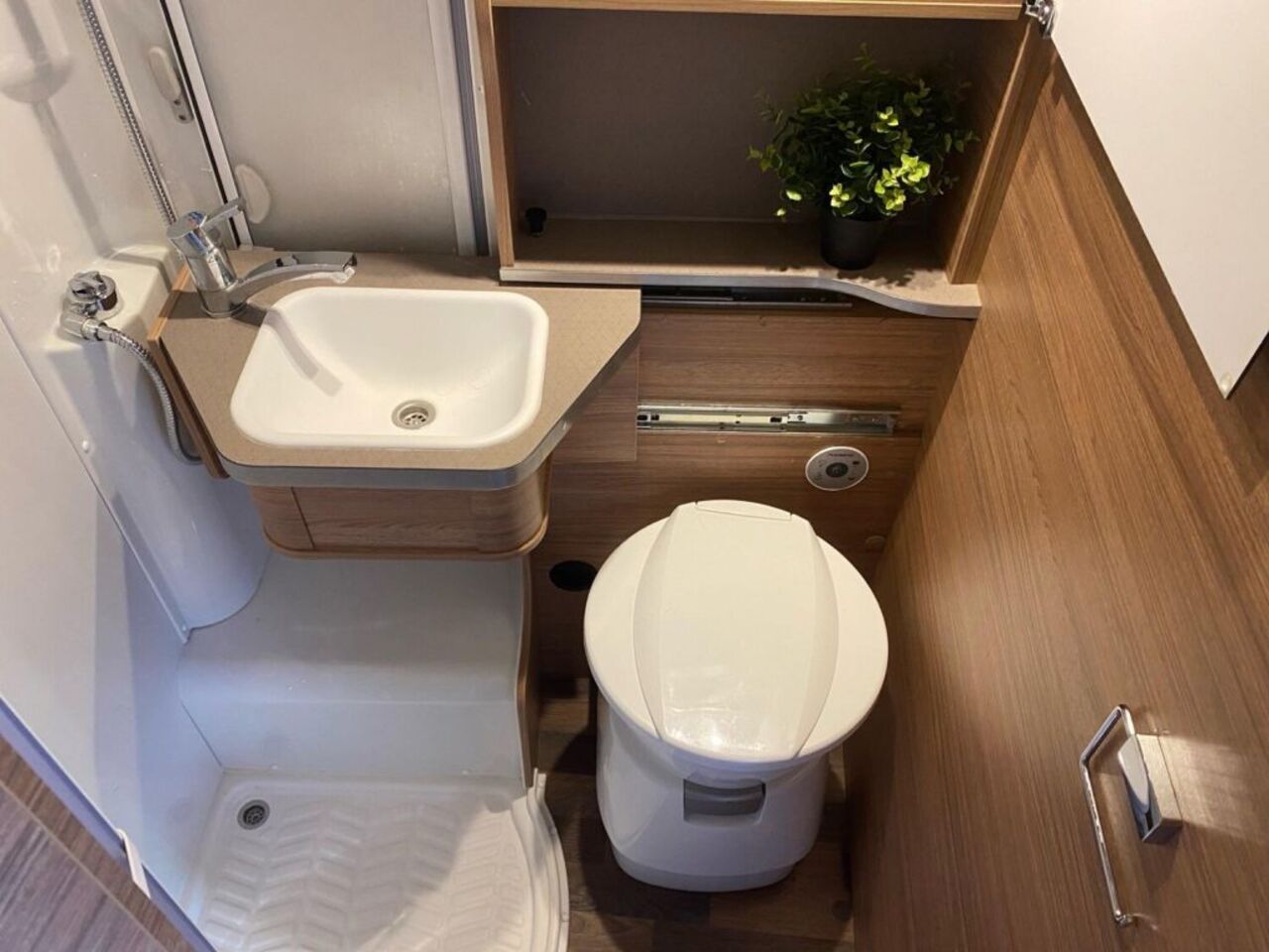 WEINSBERG 640 MEG EDITION [PEPPER] Aus 1.Hand Ansicht 15 für Fahrzeugdetailseite