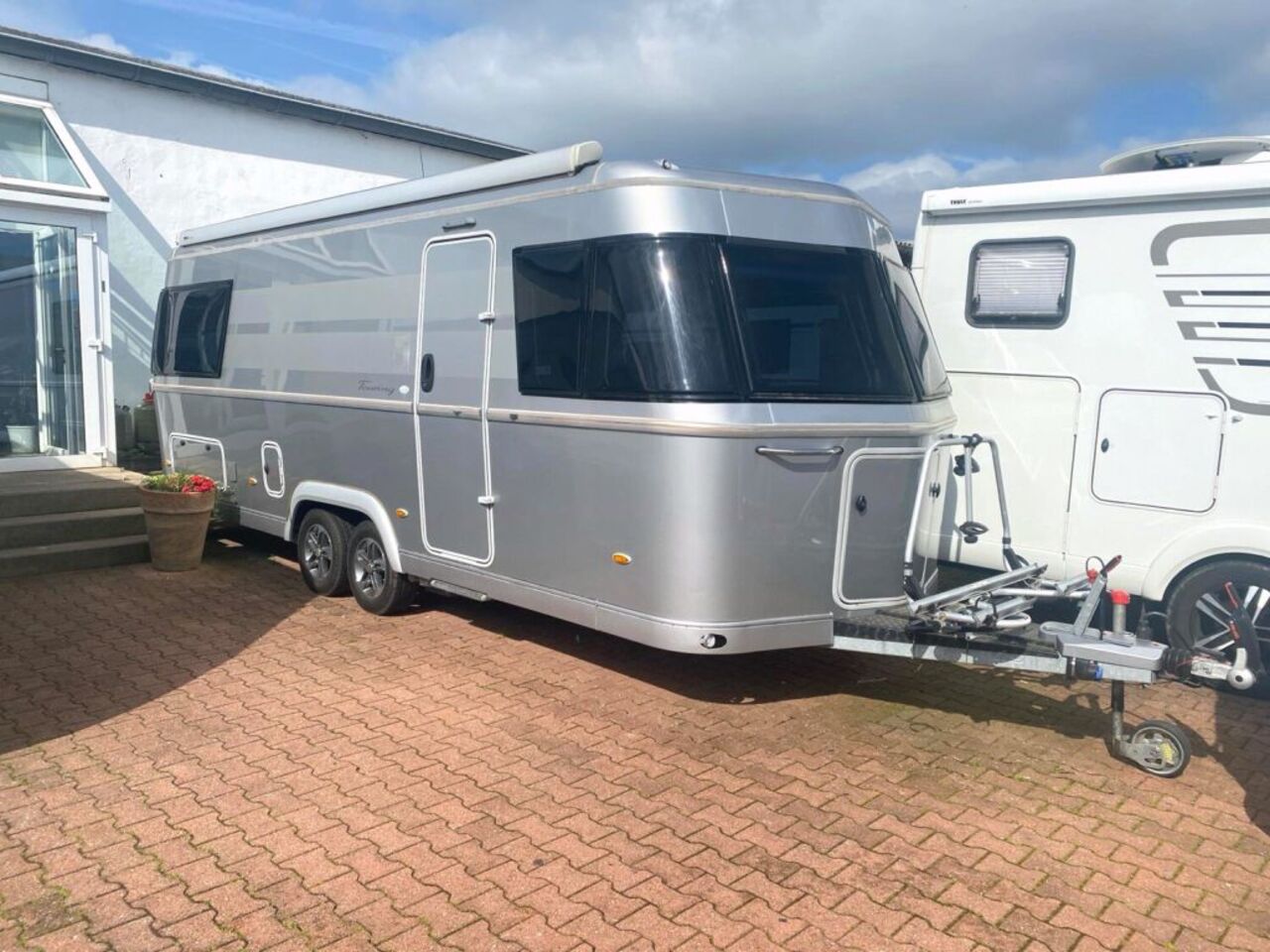 HYMER-ERIBA 820 nur an Wiederverkäufer Ansicht 1 für Fahrzeugdetailseite