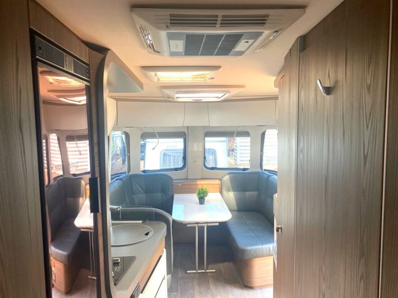 HYMER-ERIBA 820 nur an Wiederverkäufer Ansicht 11 für Fahrzeugdetailseite