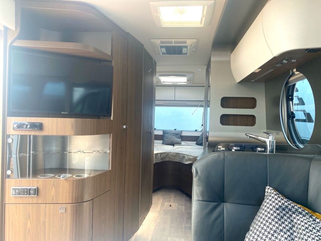 HYMER-ERIBA 820 nur an Wiederverkäufer Ansicht 12 für Fahrzeugdetailseite