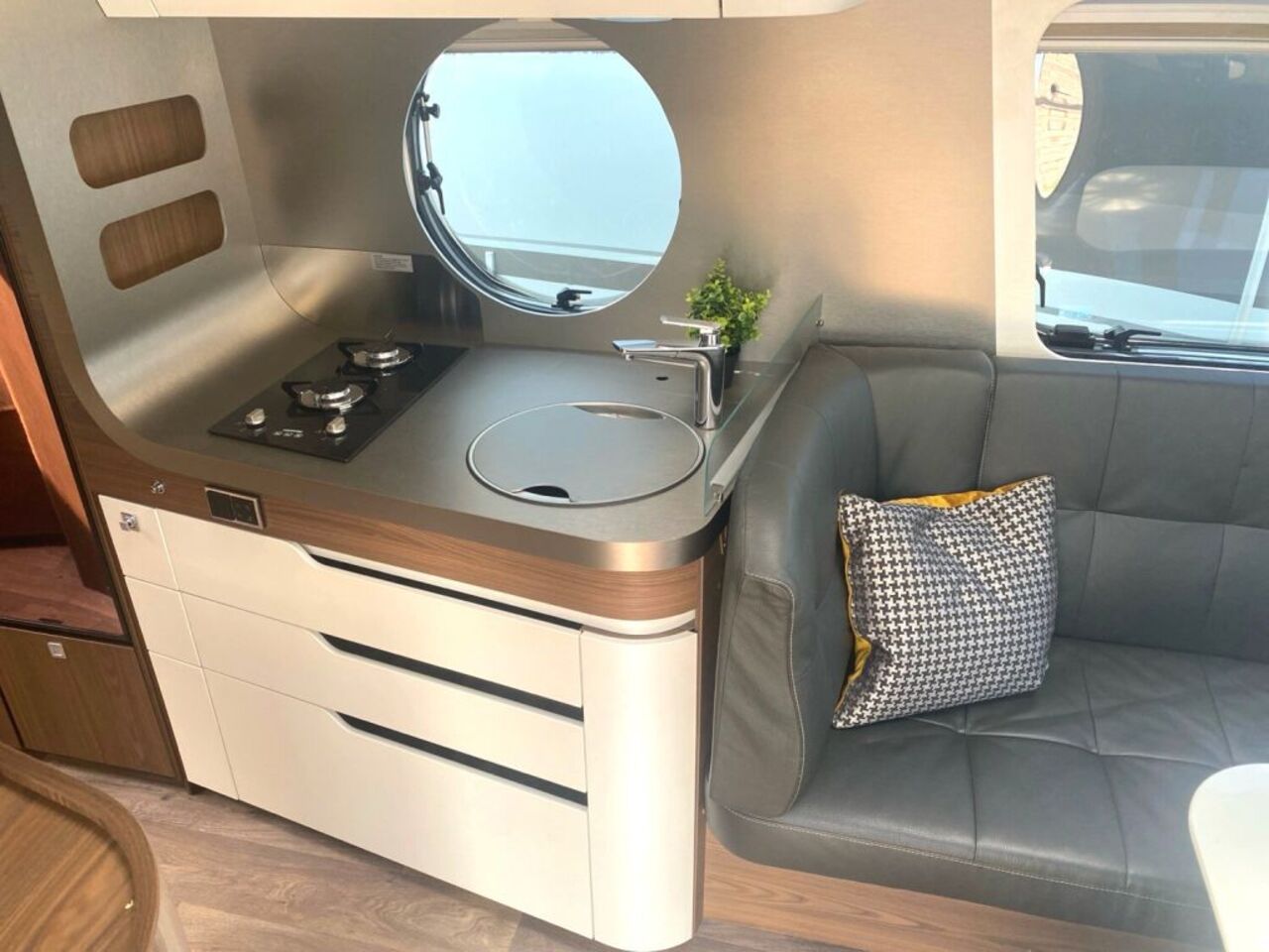 HYMER-ERIBA 820 nur an Wiederverkäufer Ansicht 6 für Fahrzeugdetailseite