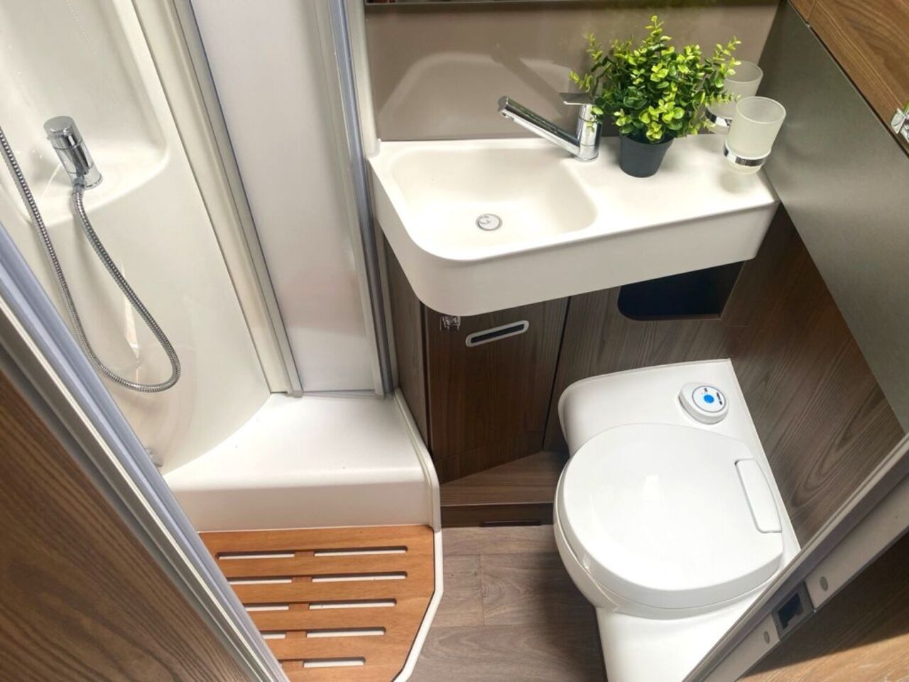 HYMER-ERIBA 820 nur an Wiederverkäufer Ansicht 8 für Fahrzeugdetailseite