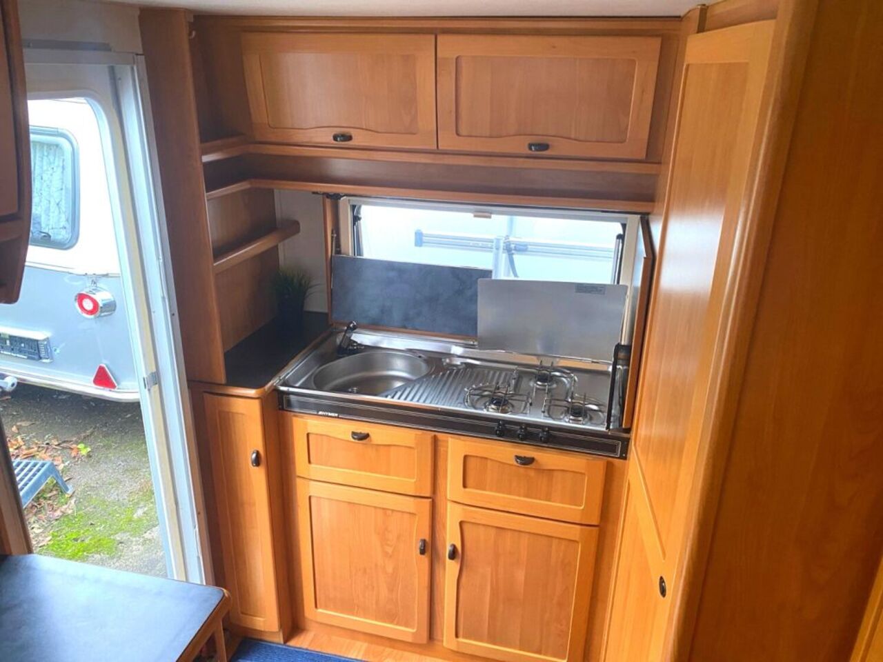 HYMER-ERIBA 390 Verkauf an Händler Ansicht 8 für Fahrzeugdetailseite