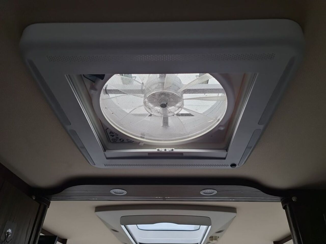 HYMER-ERIBA I 880 el.Hubstützen,Leder,Autarkie Ansicht 20 für Fahrzeugdetailseite