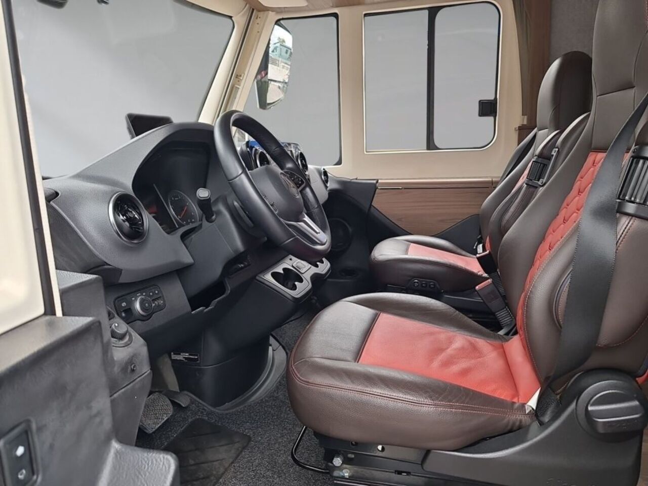 HYMER-ERIBA I 880 el.Hubstützen,Leder,Autarkie Ansicht 6 für Fahrzeugdetailseite