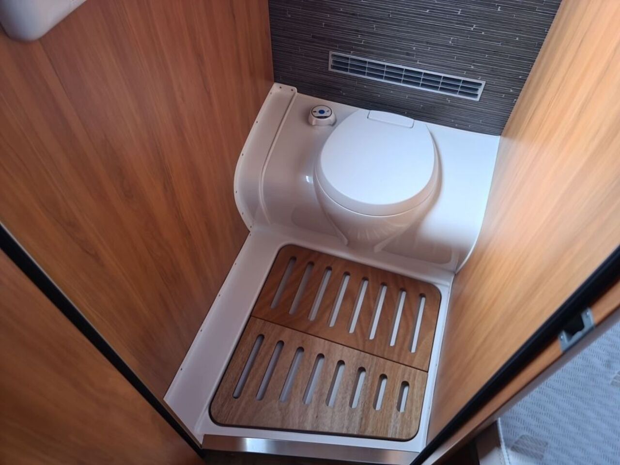 HYMER-ERIBA 545 Leder, Arktis-Paket, ALDE Ansicht 15 für Fahrzeugdetailseite
