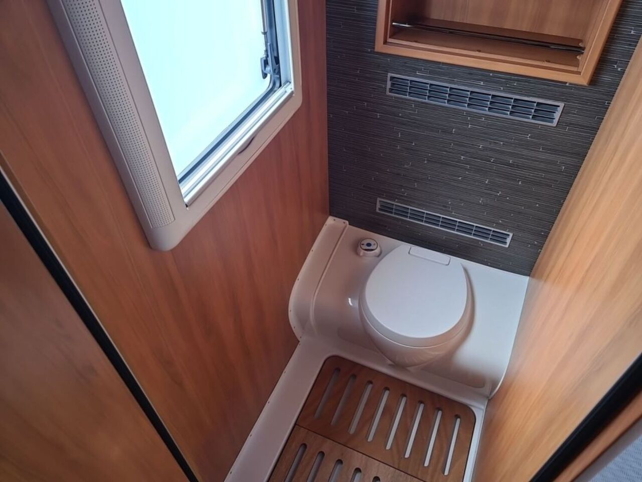 HYMER-ERIBA 545 Leder, Arktis-Paket, ALDE Ansicht 16 für Fahrzeugdetailseite