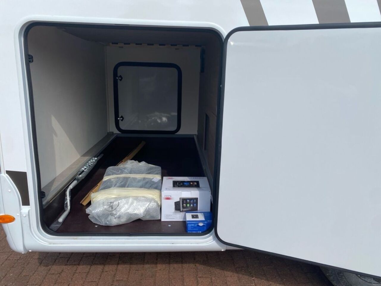 CARADO 328 6,99m Längsbett-Alkoven Ansicht 22 für Fahrzeugdetailseite