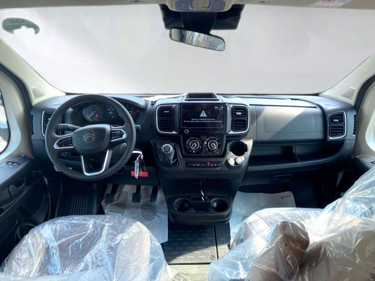 CARADO 328 6,99m Längsbett-Alkoven Ansicht 9 für Fahrzeugdetailseite
