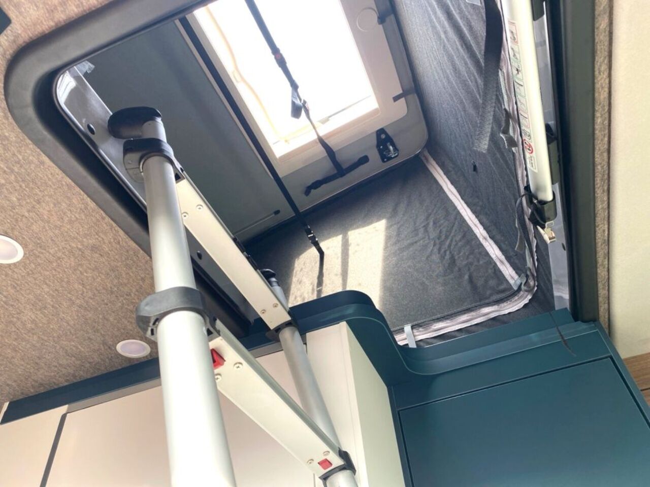 HYMER-ERIBA 602 Schlafdach Ansicht 23 für Fahrzeugdetailseite