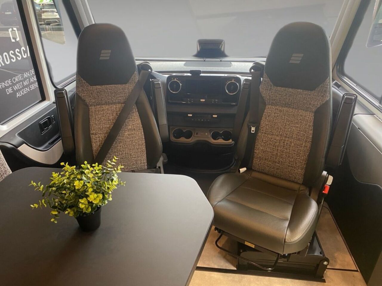 HYMER-ERIBA I 580 Bugstauschränke, kein Hubbett Ansicht 11 für Fahrzeugdetailseite