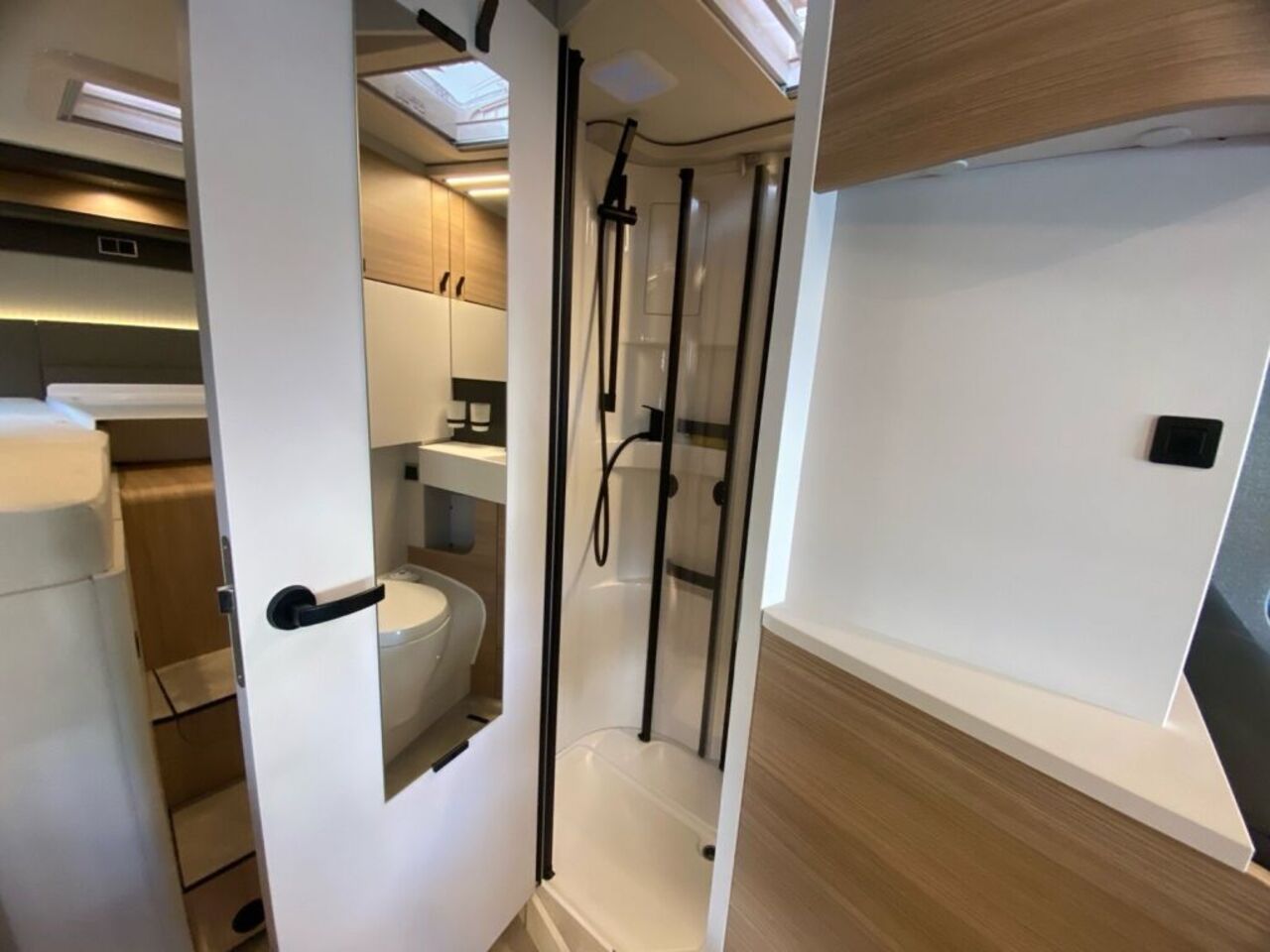 HYMER-ERIBA I 580 Bugstauschränke, kein Hubbett Ansicht 15 für Fahrzeugdetailseite