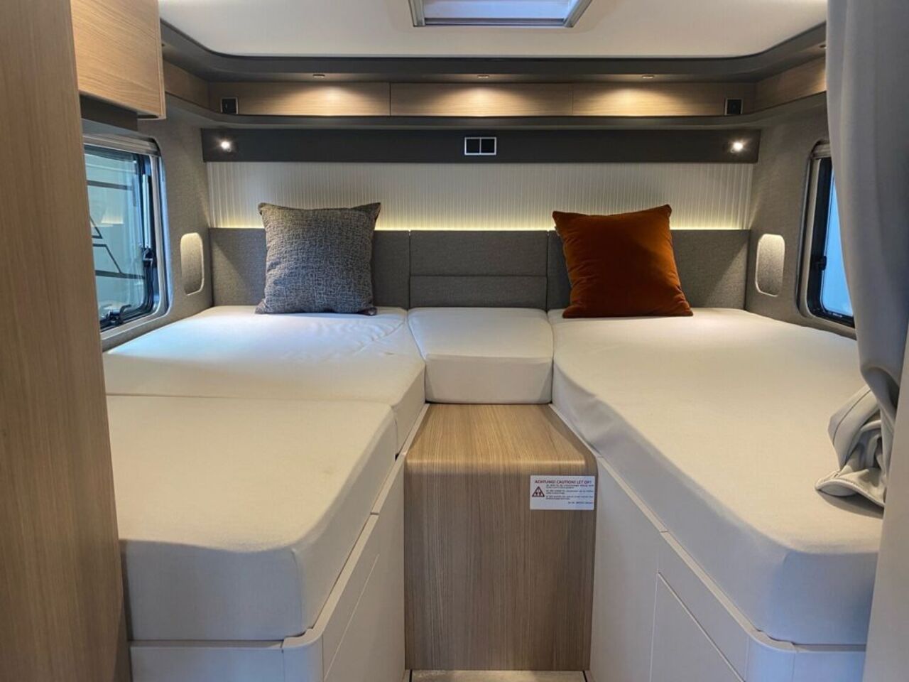 HYMER-ERIBA I 580 Bugstauschränke, kein Hubbett Ansicht 17 für Fahrzeugdetailseite