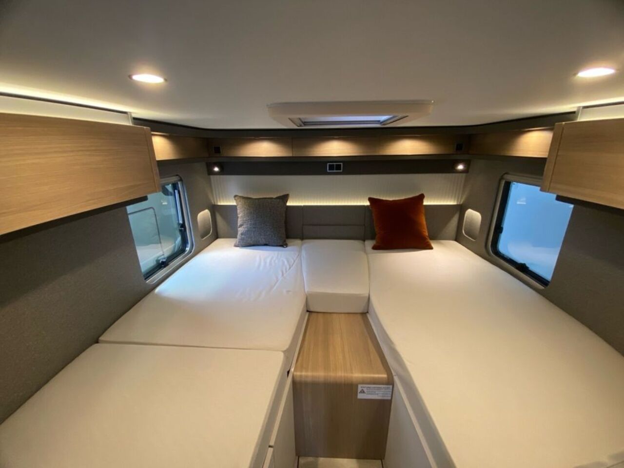 HYMER-ERIBA I 580 Bugstauschränke, kein Hubbett Ansicht 19 für Fahrzeugdetailseite