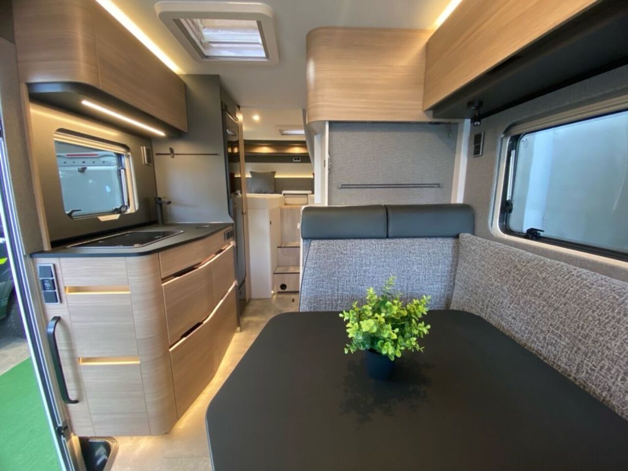 HYMER-ERIBA I 580 Bugstauschränke, kein Hubbett Ansicht 21 für Fahrzeugdetailseite