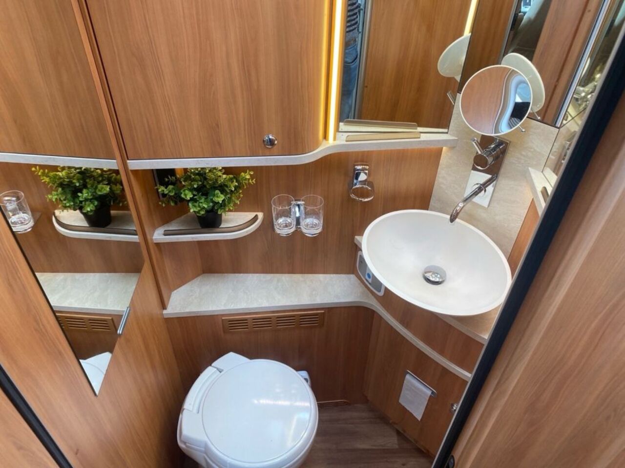 HYMER-ERIBA B 634 SL Duomobil Ansicht 13 für Fahrzeugdetailseite