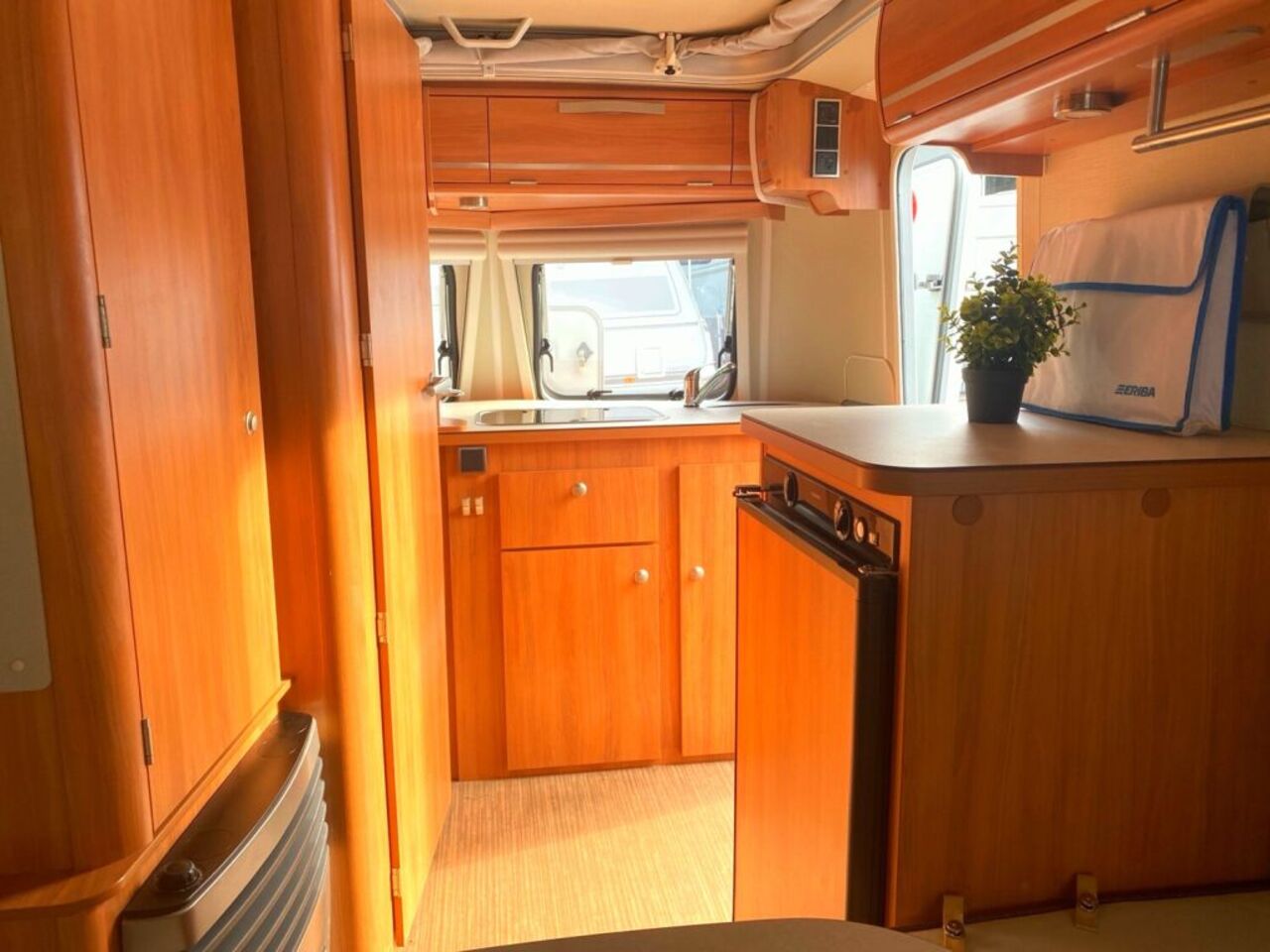HYMER-ERIBA 420 Ansicht 14 für Fahrzeugdetailseite