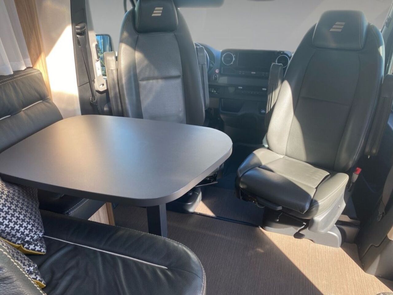 HYMER-ERIBA 570 CrossOver 4,5t Alarm,Zusatzluftfederung Ansicht 11 für Fahrzeugdetailseite