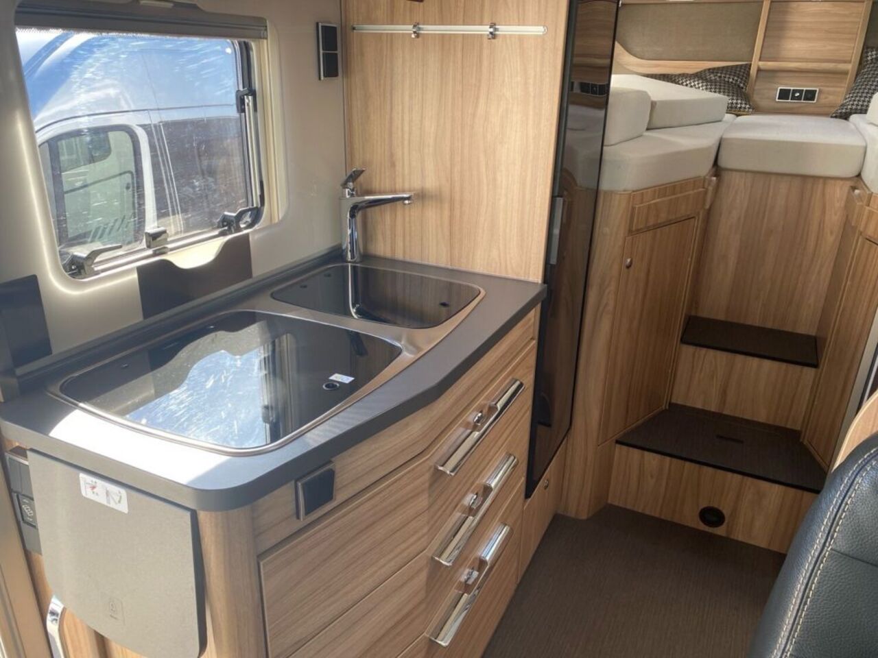 HYMER-ERIBA 570 CrossOver 4,5t Alarm,Zusatzluftfederung Ansicht 13 für Fahrzeugdetailseite