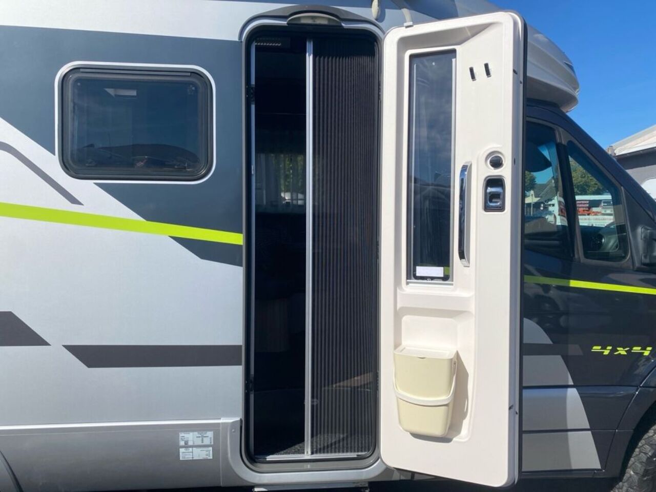 HYMER-ERIBA 570 CrossOver 4,5t Alarm,Zusatzluftfederung Ansicht 21 für Fahrzeugdetailseite