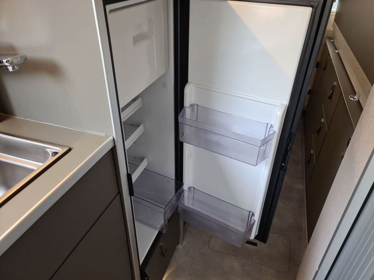 HYMER-ERIBA Yellowstone 180PS + Aufstelldach Ansicht 14 für Fahrzeugdetailseite
