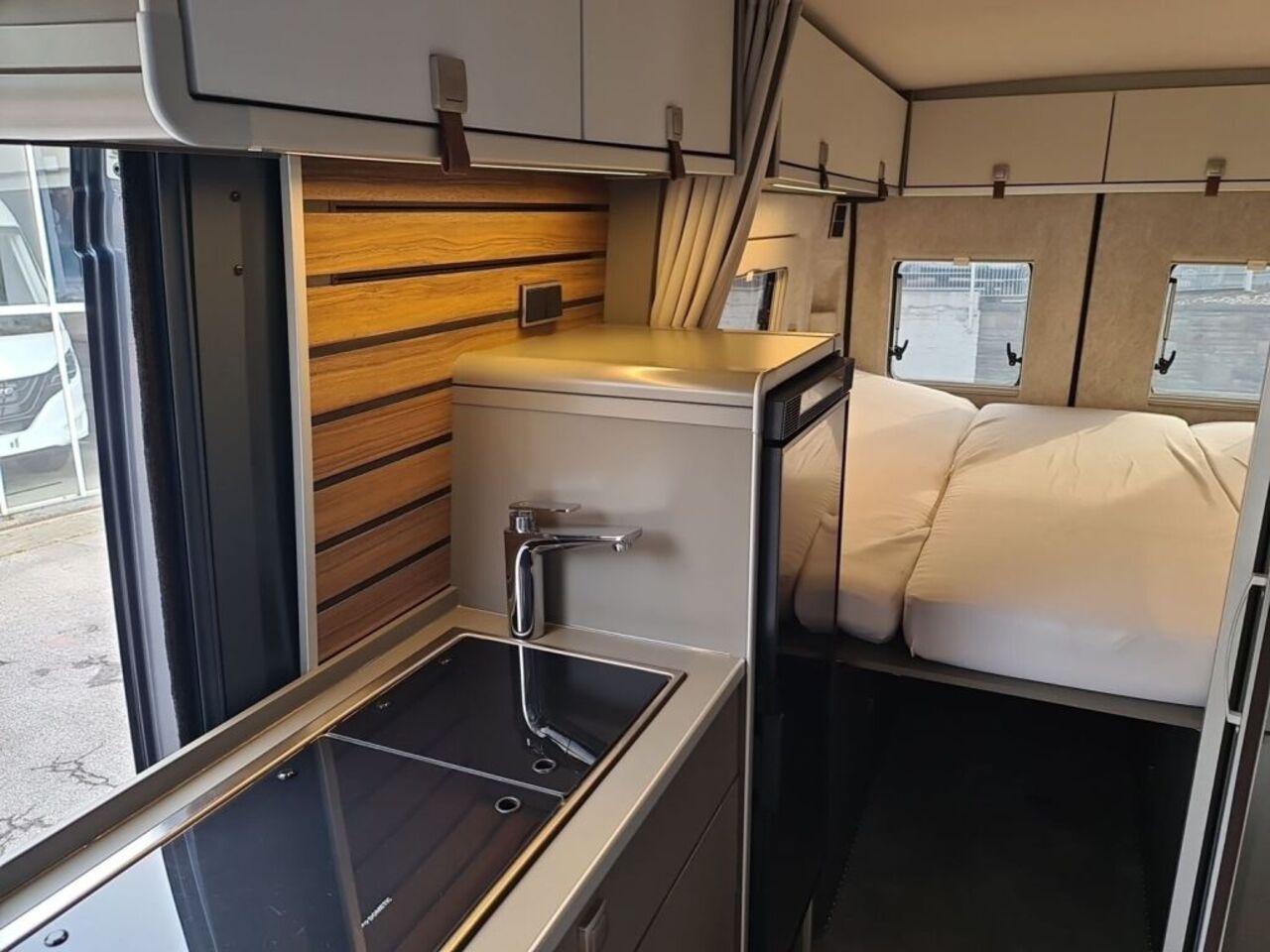 HYMER-ERIBA Yellowstone 180PS + Aufstelldach Ansicht 19 für Fahrzeugdetailseite