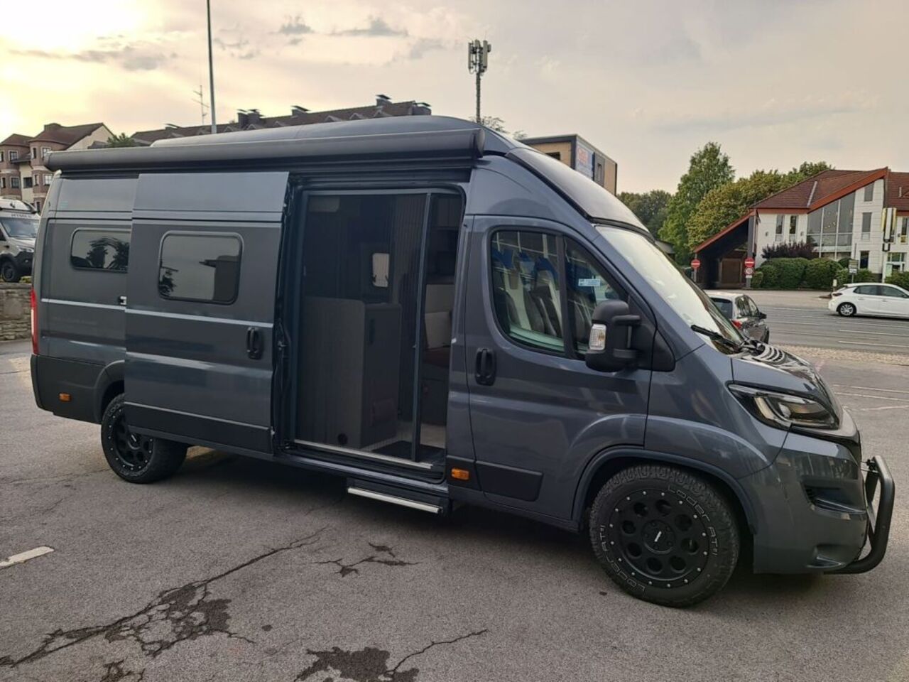 HYMER-ERIBA Yellowstone 180PS + Aufstelldach Ansicht 22 für Fahrzeugdetailseite