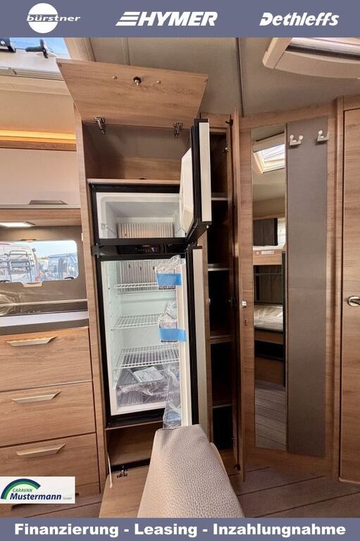KNAUS 580 QS Black Selection Großer 177L Kühlschrank Ansicht 10 für Fahrzeugdetailseite