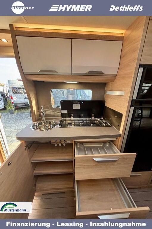 KNAUS 580 QS Black Selection Großer 177L Kühlschrank Ansicht 9 für Fahrzeugdetailseite