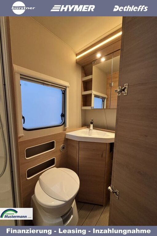 KNAUS 500 QDK Black Selection 3er Etagenbett mit 3 Fenster Ansicht 15 für Fahrzeugdetailseite