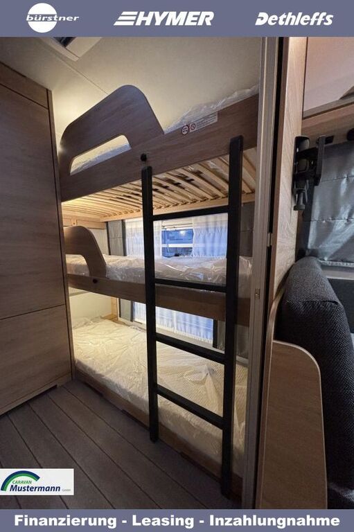 KNAUS 500 QDK Black Selection 3er Etagenbett mit 3 Fenster Ansicht 6 für Fahrzeugdetailseite