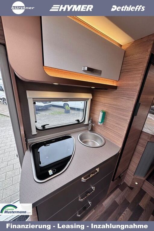 WEINSBERG 600 MEG Fenster hl Styling-Paket BLACK Ansicht 10 für Fahrzeugdetailseite
