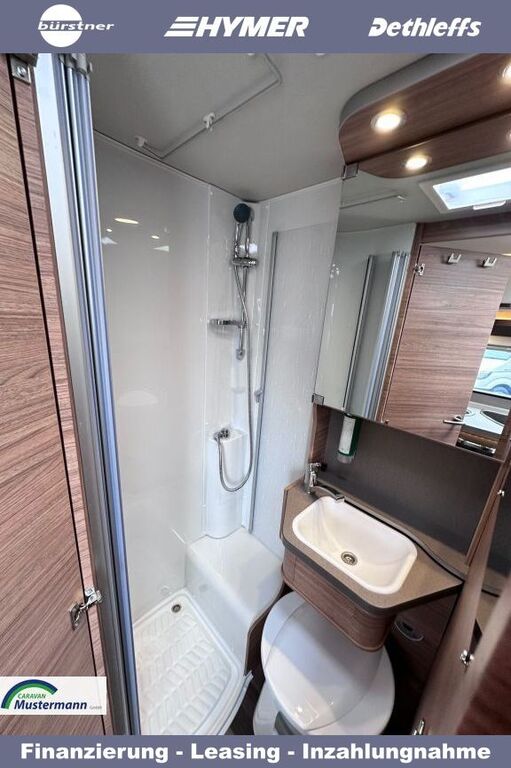 WEINSBERG 600 MEG Fenster hl Styling-Paket BLACK Ansicht 12 für Fahrzeugdetailseite