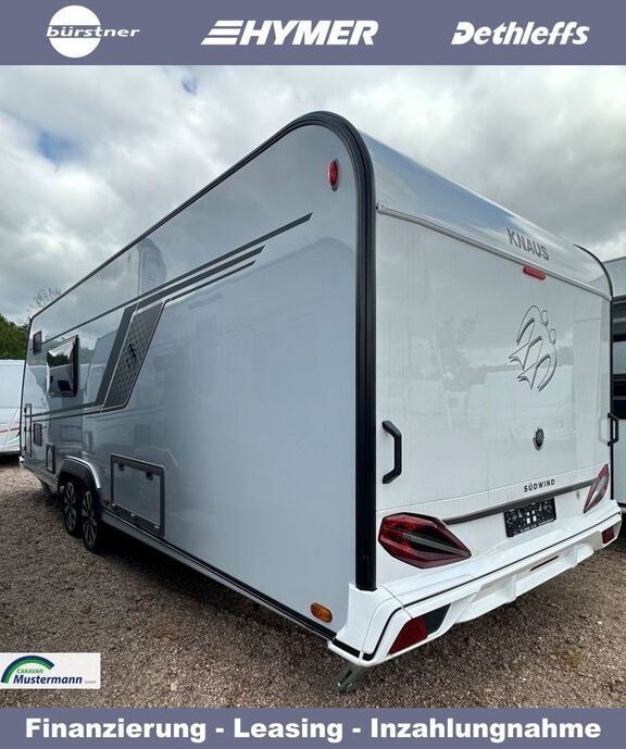 KNAUS 650 PXB Black Selection TV-Möbel inkl. 32" TV Ansicht 4 für Fahrzeugdetailseite