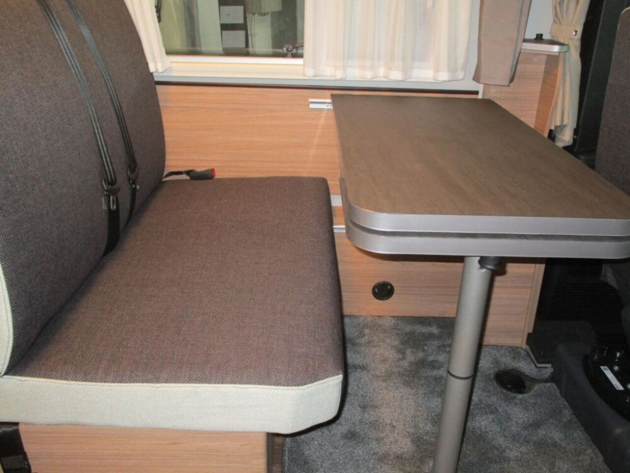 WEINSBERG 650 MEG 8G Autom. 5Pakete 2xKlima 180PS Ansicht 8 für Fahrzeugdetailseite