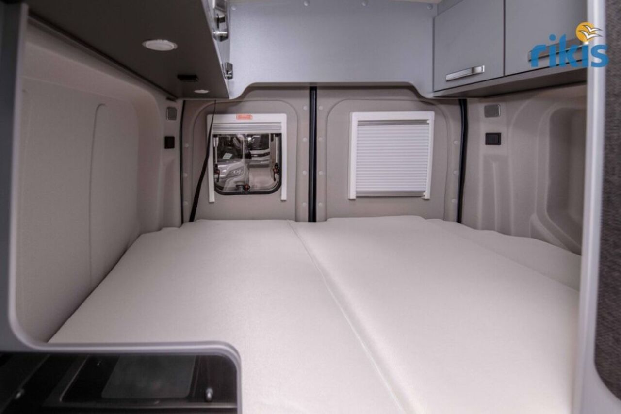WEINSBERG 550 MQ (Ford) 4 Pakete AHK LMF Heck breit Ansicht 14 für Fahrzeugdetailseite