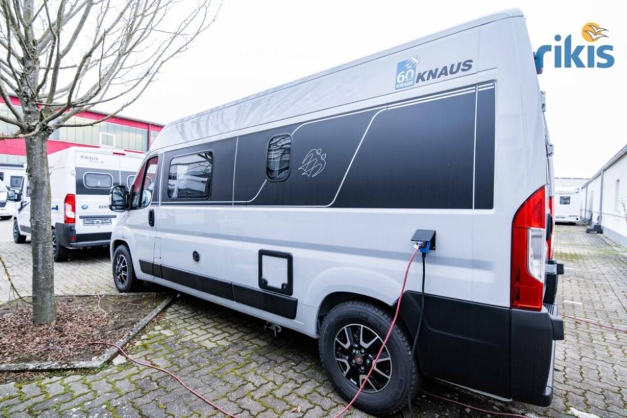 KNAUS 600 STREET Markise AHK Navi/RFK Rahmenf. Ansicht 3 für Fahrzeugdetailseite