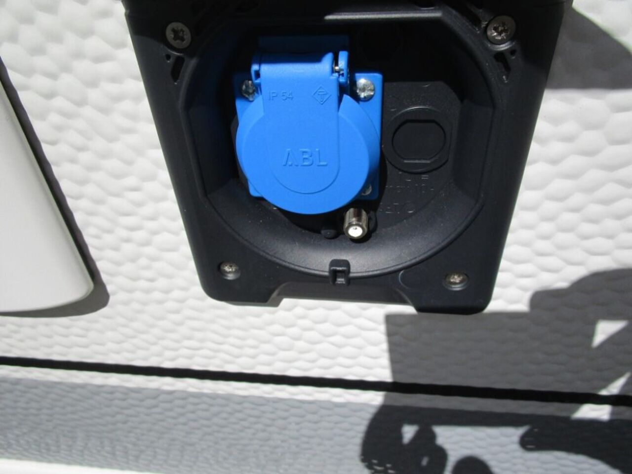 HOBBY 490 KMF 1800kg, Ansicht 10 für Fahrzeugdetailseite