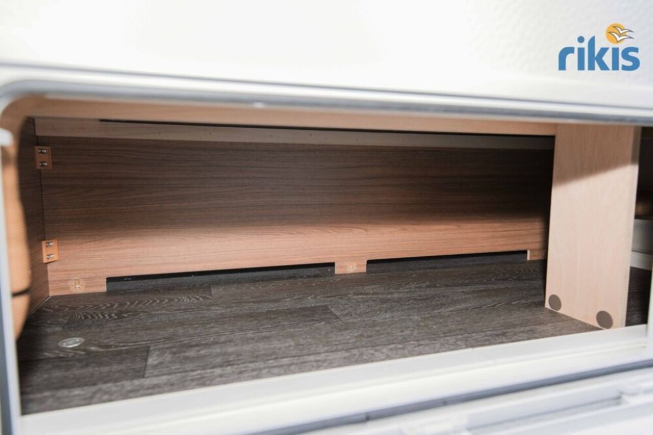 KNAUS 400 LK 3 Pakete Ambientebeleuchtung LMF Ansicht 8 für Fahrzeugdetailseite