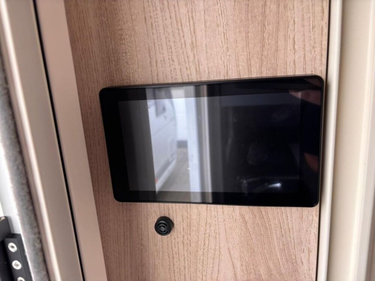 HOBBY 540 KMFe Autark ETS 1800kg SmartHome Ansicht 13 für Fahrzeugdetailseite