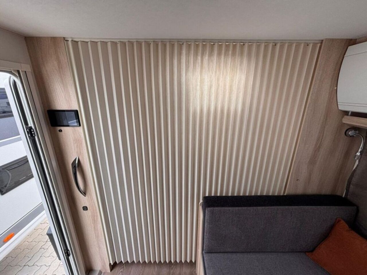 HOBBY 540 KMFe Autark ETS 1800kg SmartHome Ansicht 14 für Fahrzeugdetailseite