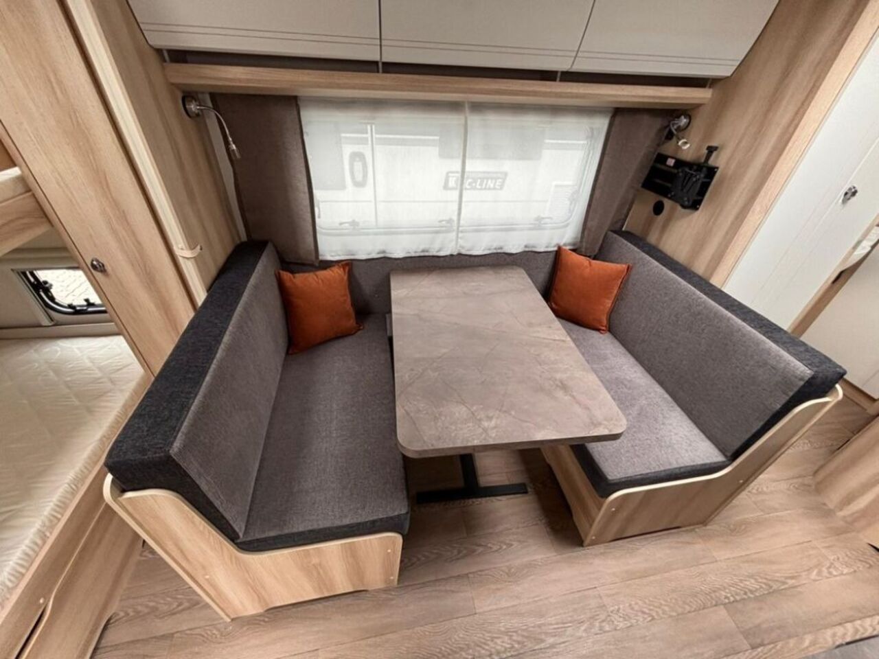 HOBBY 540 KMFe Autark ETS 1800kg SmartHome Ansicht 4 für Fahrzeugdetailseite