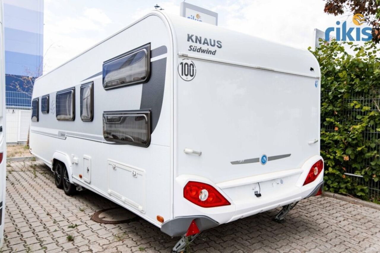 KNAUS 750 UFK Mover TV Klima bis 7Schlafplätz Ansicht 4 für Fahrzeugdetailseite