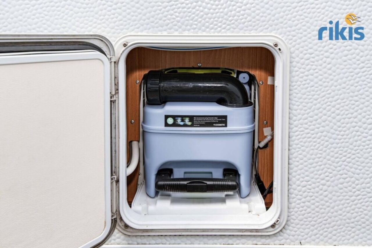 KNAUS 750 UFK Mover TV Klima bis 7Schlafplätz Ansicht 9 für Fahrzeugdetailseite