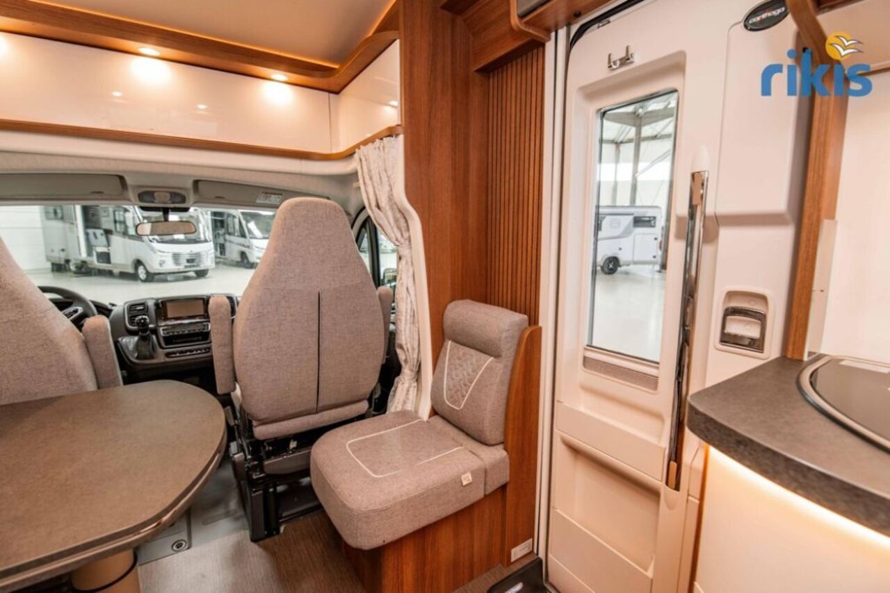 CARTHAGO T 143 KB-LE comfort 4.2t TV Markise Automatik Ansicht 14 für Fahrzeugdetailseite