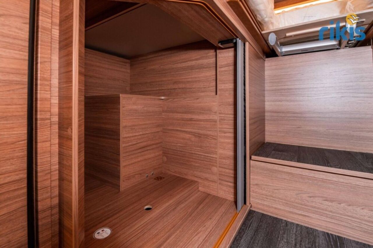 WEINSBERG 650 MEG EDITION [SPICY] 8G, RV, Markise, Ansicht 17 für Fahrzeugdetailseite