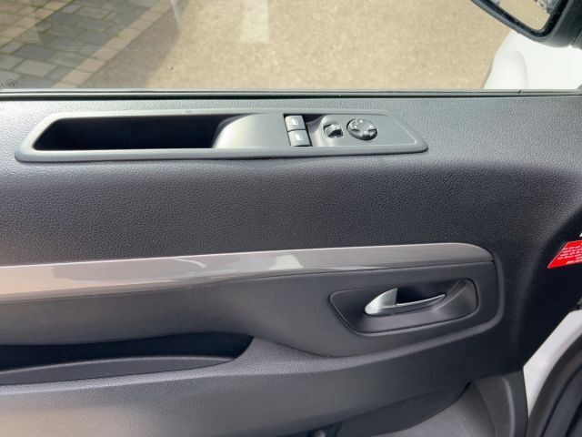 PEUGEOT Expert 2.0 BlueHDi 145 L2 S&S EAT8 Ansicht 14 für Fahrzeugdetailseite