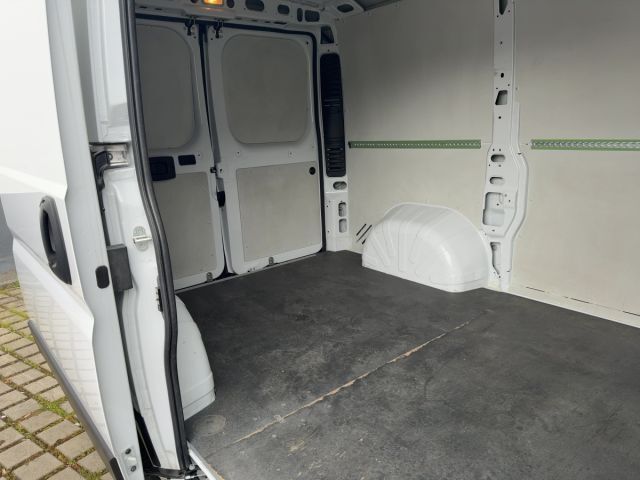 PEUGEOT Boxer HDi 330 L1H1 S&S Premium Ansicht 8 für Fahrzeugdetailseite